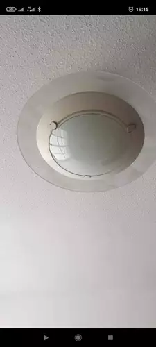 גוף תאורה ישן לפני